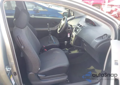 2011 Toyota Yaris z USA, uszkodzony, nr VIN JTDJT4K39B5336388